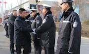 市委书记房欣、市长刘志亮节前看望慰问一线职工