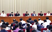 习近平：坚持以人民为中心创作导向 坚定人民信心振奋人民精神