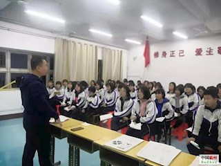 开局即决战，亮剑必凯旋——霸州一中春季开学师生迅速进入状态