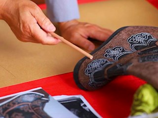 河北霸州：戏靴制作技艺焕发新生机