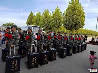 廊坊霸州：热血青年志在四方，投笔从戎报效祖国