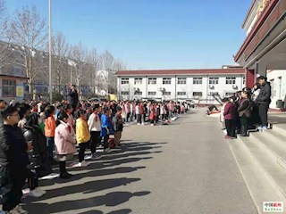 霸州市第十一小学组织召开“开学第一课”全体师生大会