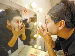 小河西同义高跷会：一声锣唤醒 百年狂欢