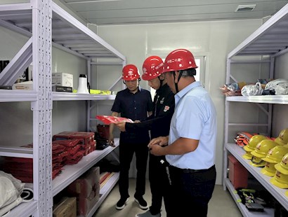 市住建局开展“雷霆行动” 筑牢工地安全防线