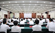 刘岳就深入贯彻中央八项规定精神学习教育讲专题党课